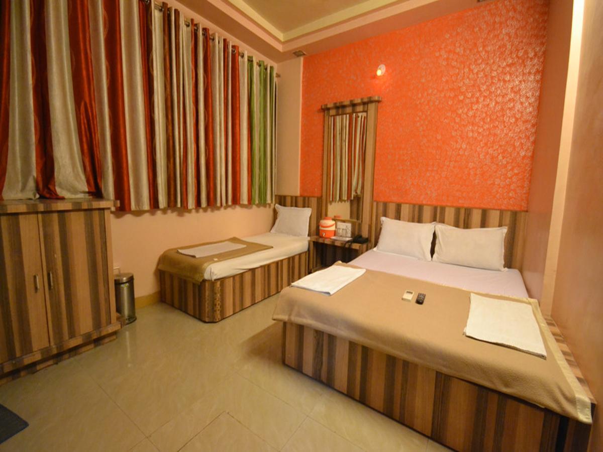 Hotel Sai Hari Prasad Sirdi Kültér fotó