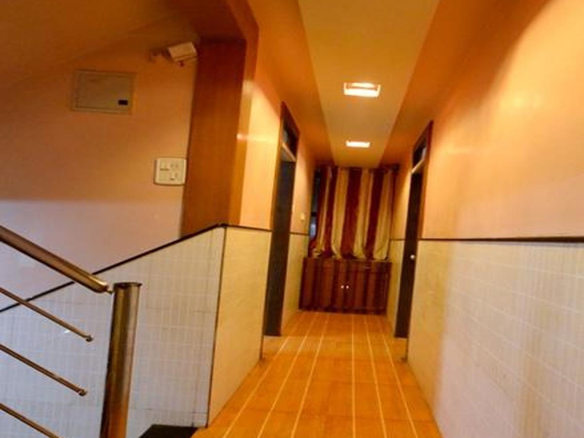 Hotel Sai Hari Prasad Sirdi Kültér fotó