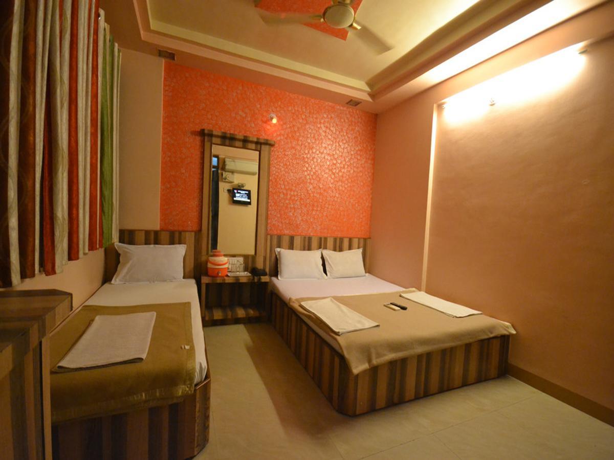 Hotel Sai Hari Prasad Sirdi Kültér fotó